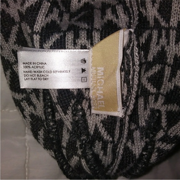 Michael Kors MK monogram logo beanie - Picture 2 of 4